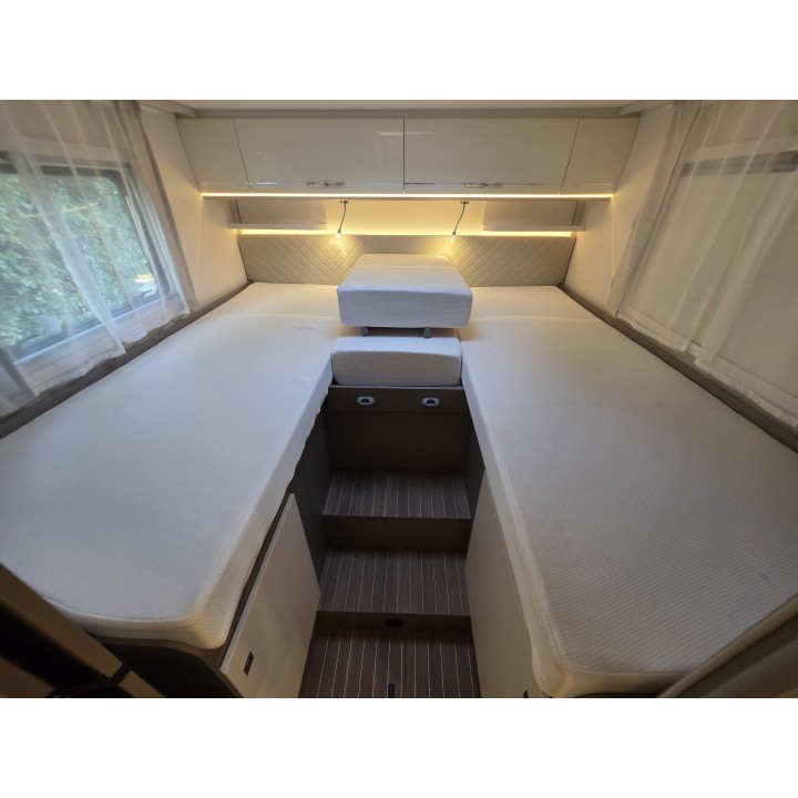 Etrusco T7400SBC 7.40m TV ant sat store + options état neuf garantie 12 mois